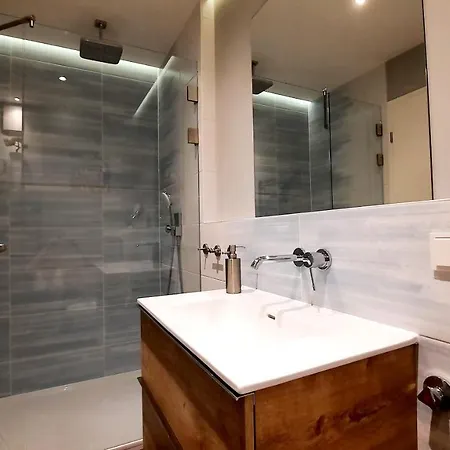 Comfort A102 Sea View 10th Floor Parking Free 아파트